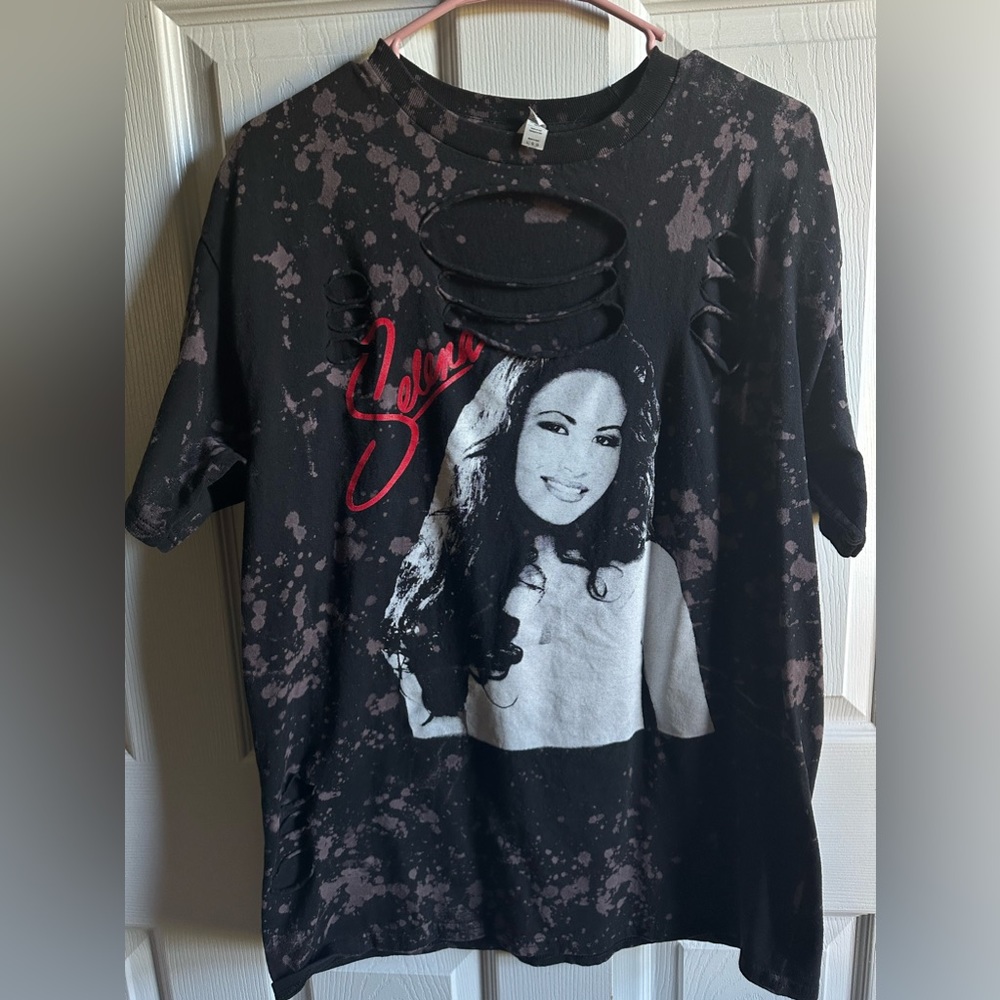 Selena graphic tshirt